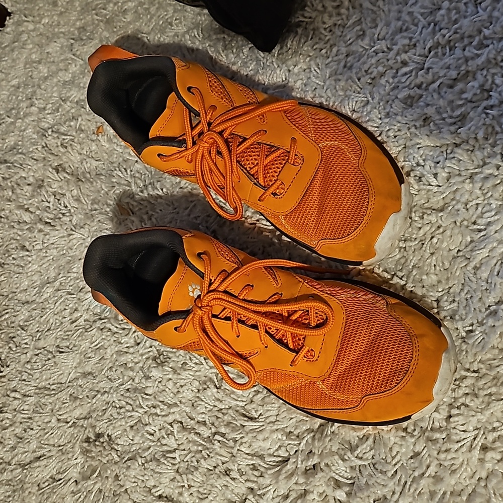Low-cut trail running shoes. Men's size 10. Tangerine.